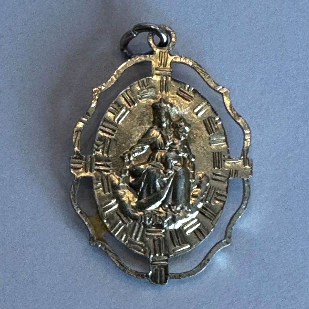 Six beautiful vintage religious medals, medallions, crucifix, Mother Mary - Picture 9 of 12